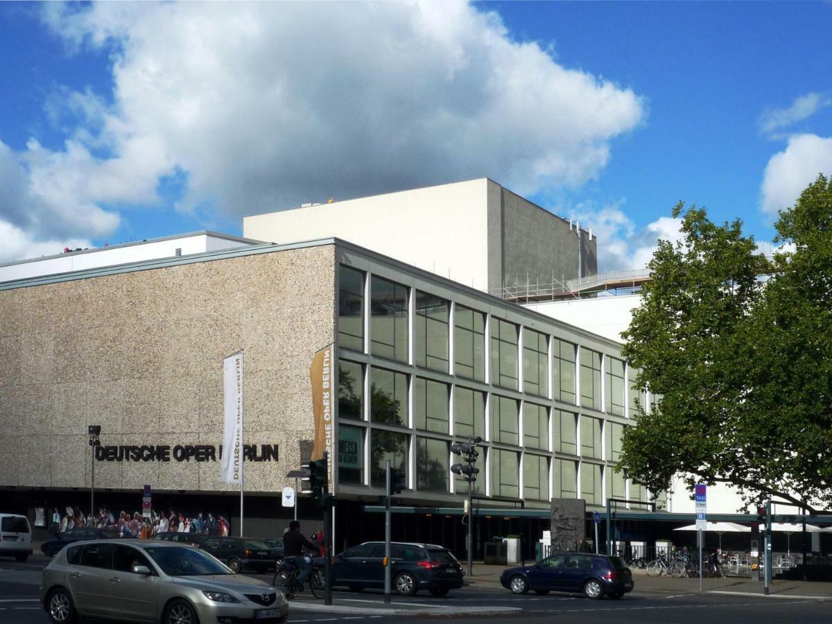 West Center Savigny Platz * Berlino